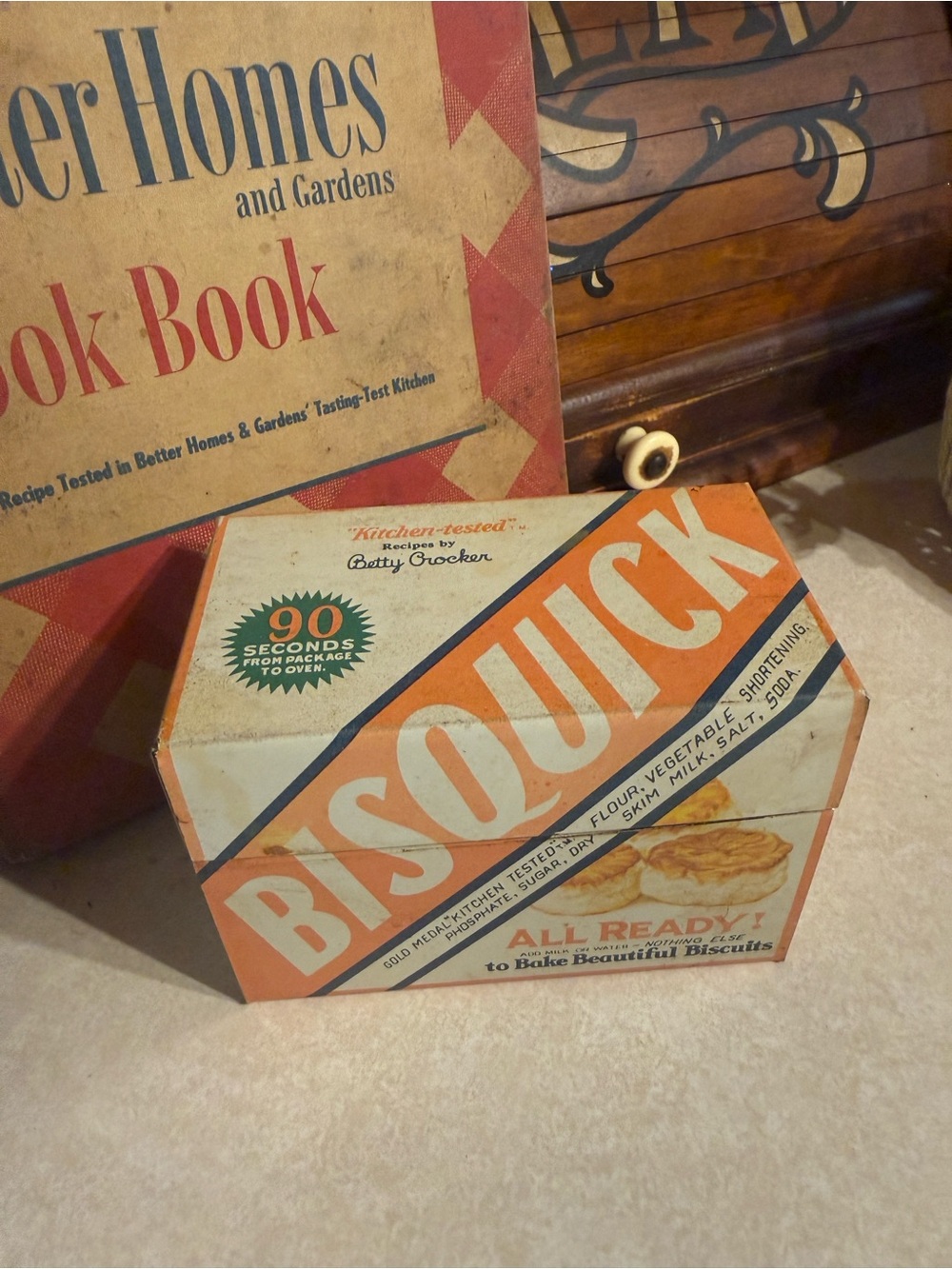 Vintage Betty Crocker Recipe box Bisquick Advertising Metal Tin Box Recipe Cards